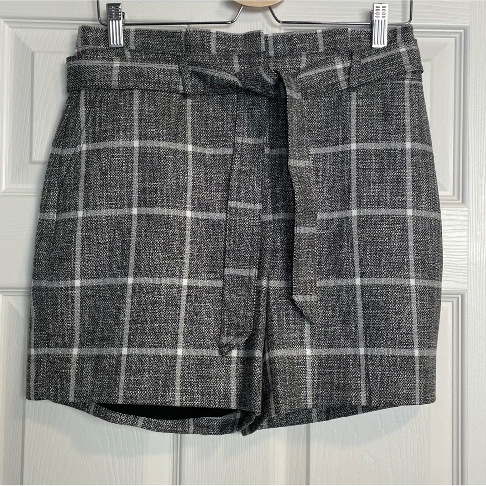 White House Black Market Shorts Womens 8 Gray Plaid Belted 5" NWT